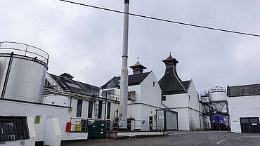 Behind the Dalwhinnie distillery&nbsp;uploaded by&nbsp;Ben, 07. Feb 2106