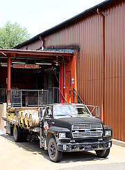 Jim Beam truck loading&nbsp;uploaded by&nbsp;Ben, 07. Feb 2106