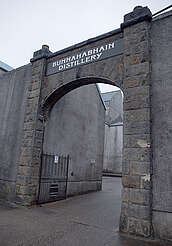 Bunnahabhain entrance gate&nbsp;uploaded by&nbsp;Ben, 07. Feb 2106