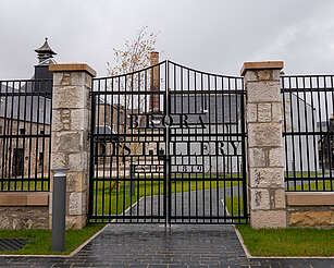 Brora entrance gate&nbsp;uploaded by&nbsp;Ben, 07. Feb 2106
