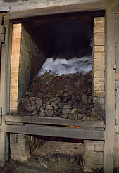 Port Ellen kiln with peat fire&nbsp;uploaded by&nbsp;Ben, 07. Feb 2106