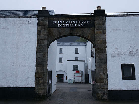 Entrance gate of the Bunnhabhain distillery