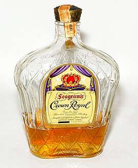 Crown Royal Fine De Luxe Blended Canadian Whisky