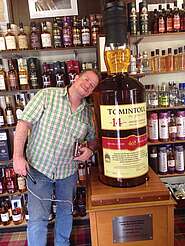 Big Bottle Wisky in Tomintoul&nbsp;uploaded by frederik, 07. Aug 2015