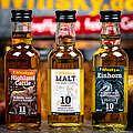 Whisky.de Live Event Set,1 x 5 cl. Highland Cattle 11 J. 21,1 x 5 cl. Whisky.de Malt von Horst Lüning 10 J. 21,1 x 5 cl. Einhorn 10 J. 21