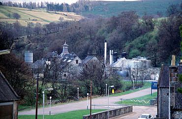 Dufftown distillery view from the street&nbsp;uploaded by&nbsp;Ben, 07. Feb 2106