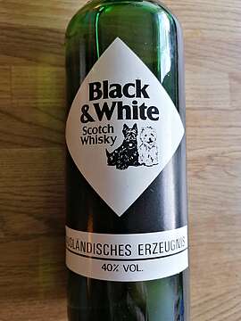 Black & White Special Blend of Buchanan's Choise Old Scotch Whisky