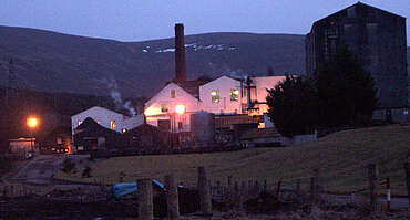 Balmenach distillery at night&nbsp;uploaded by&nbsp;Ben, 07. Feb 2106