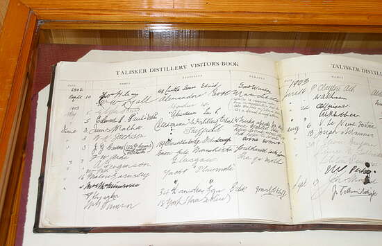 A old visitor´s book from 1900 of the Talisker Distillery.