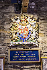 royal coat of arms at Aberfeldy &nbsp;uploaded by&nbsp;Ben, 07. Feb 2106