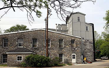 Woodford Reserve still house from behind&nbsp;uploaded by&nbsp;Ben, 07. Feb 2106