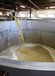 George Dickel filling the fermentor&nbsp;uploaded by&nbsp;Ben, 07. Feb 2106