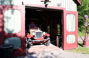 Maker&#039;s Mark old fire engine&nbsp;uploaded by&nbsp;Ben, 07. Feb 2106