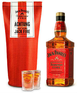 Jack Daniel's Tennessee Fire im original Feuerwehrschlauch