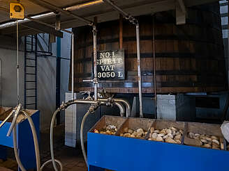 Deanston wood corks on the bottling station&nbsp;uploaded by&nbsp;Ben, 07. Feb 2106