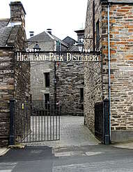 Highland Park entrance gate&nbsp;uploaded by&nbsp;Ben, 07. Feb 2106