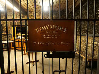 Bowmore vaults tasting room&nbsp;uploaded by&nbsp;Ben, 07. Feb 2106