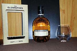 Glenrothes Select Reserve with Glas